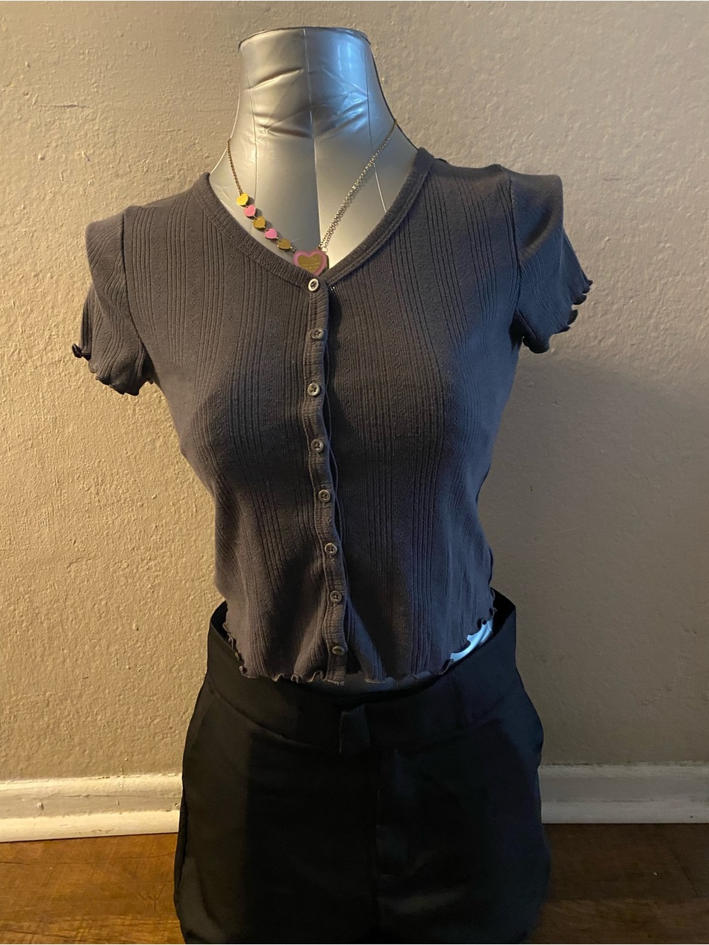 GAP Short-Sleeve Ribbed Button-Front Top in Charcoal Gray
